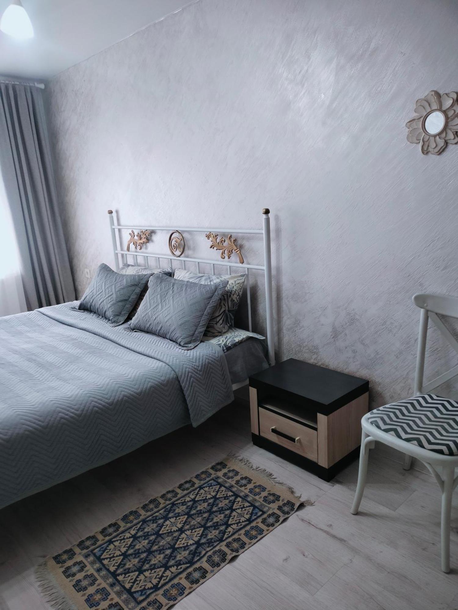 Уютная 2 Ком-Я Квартира В Центре Города, Район "Арбата" Apartment Almaty Bagian luar foto